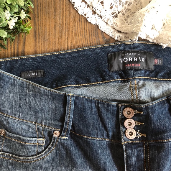 torrid Denim - Torrid jeans SZ 14R medium wash distressed jegging